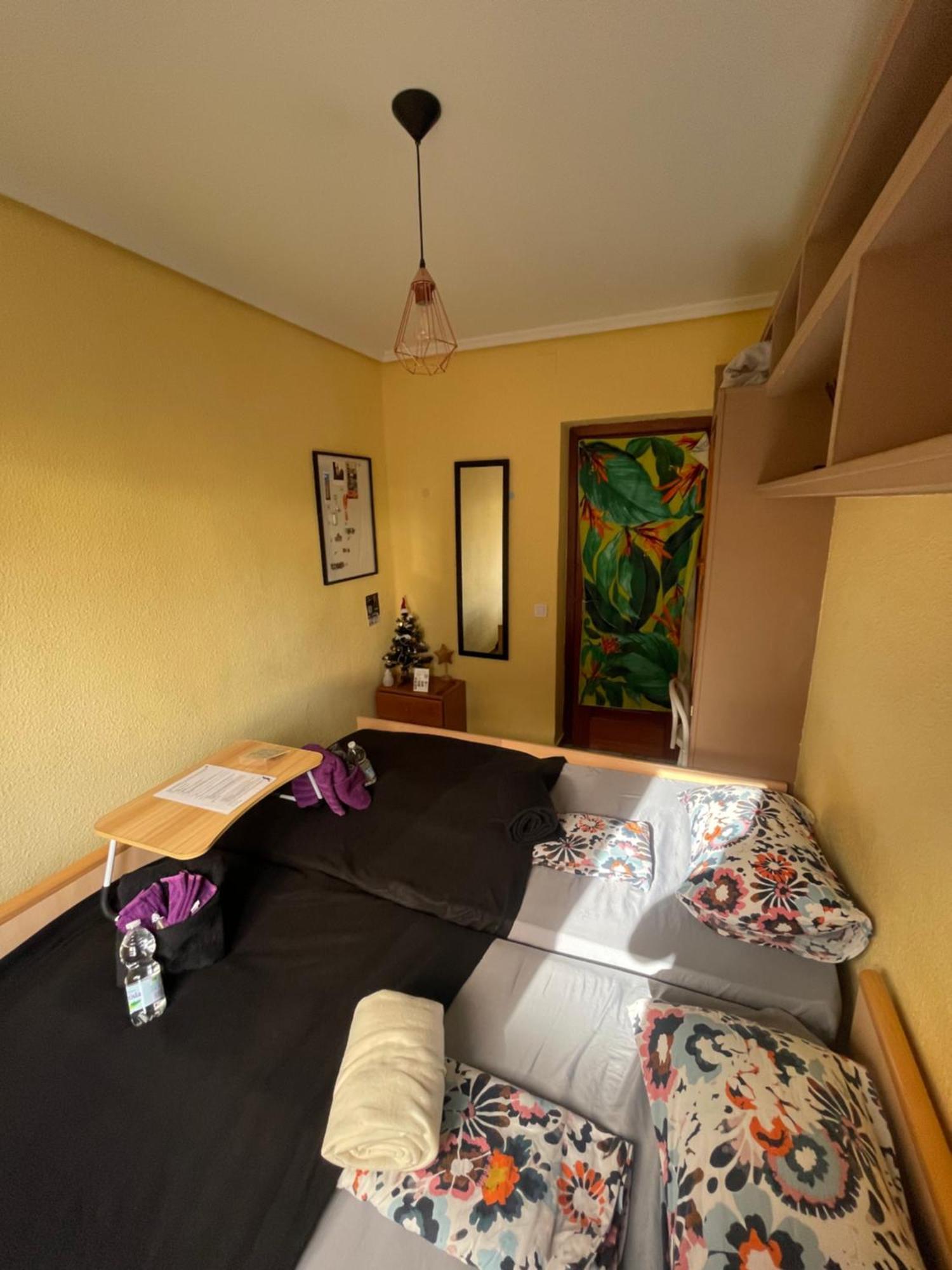 Gemuetliches Zimmer "Gold" Fuer 2 Personen Und Katzenliebhaber Valencia Exterior photo